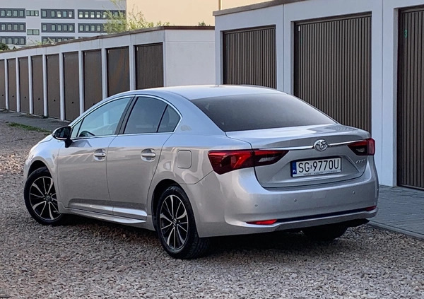 Toyota Avensis cena 59999 przebieg: 195123, rok produkcji 2018 z Będzin małe 277
